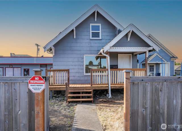 Property at 809 E 35th St, Tacoma, WA 98404, 2 beds, 1 bath