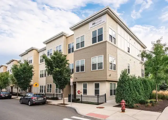 Property at 625 McGrath Apartments - 625 McGrath Hwy, Somerville, MA, 02145, 1 bed, 1 bath, [object Object]