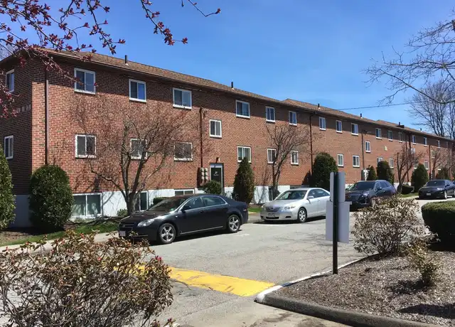 Property at 20 Bryon Rd #2, Chestnut Hill, MA, 02467, 2 beds, 1 bath, [object Object]