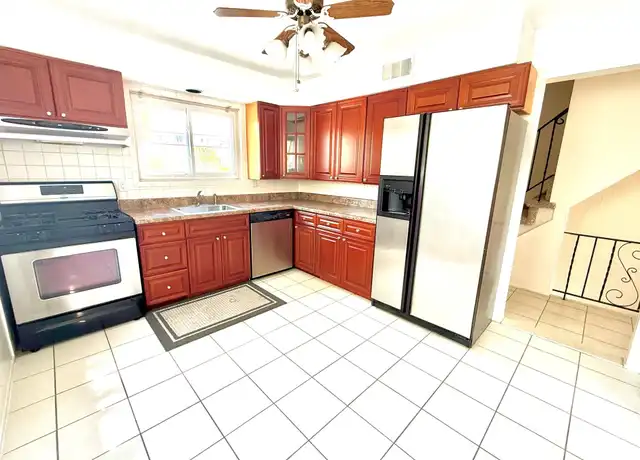 Property at 32 Elissa Ln Unit 2, Yonkers, NY, 10710, 3 beds, 1.5 baths, [object Object]