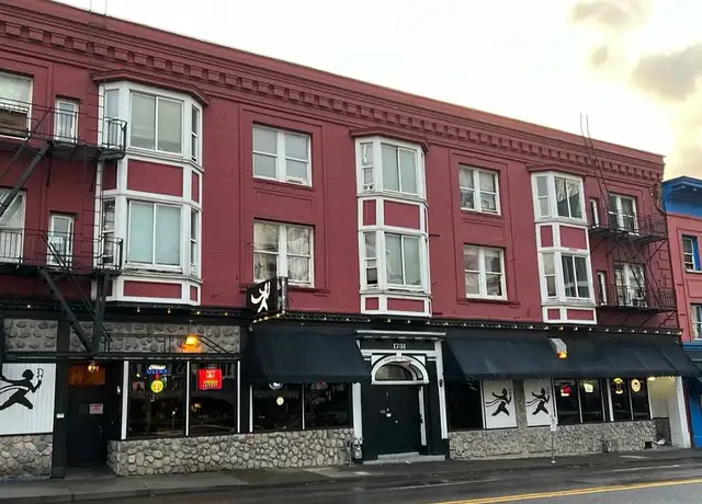 Photo of 1731 W Burnside St, Portland, OR 97209